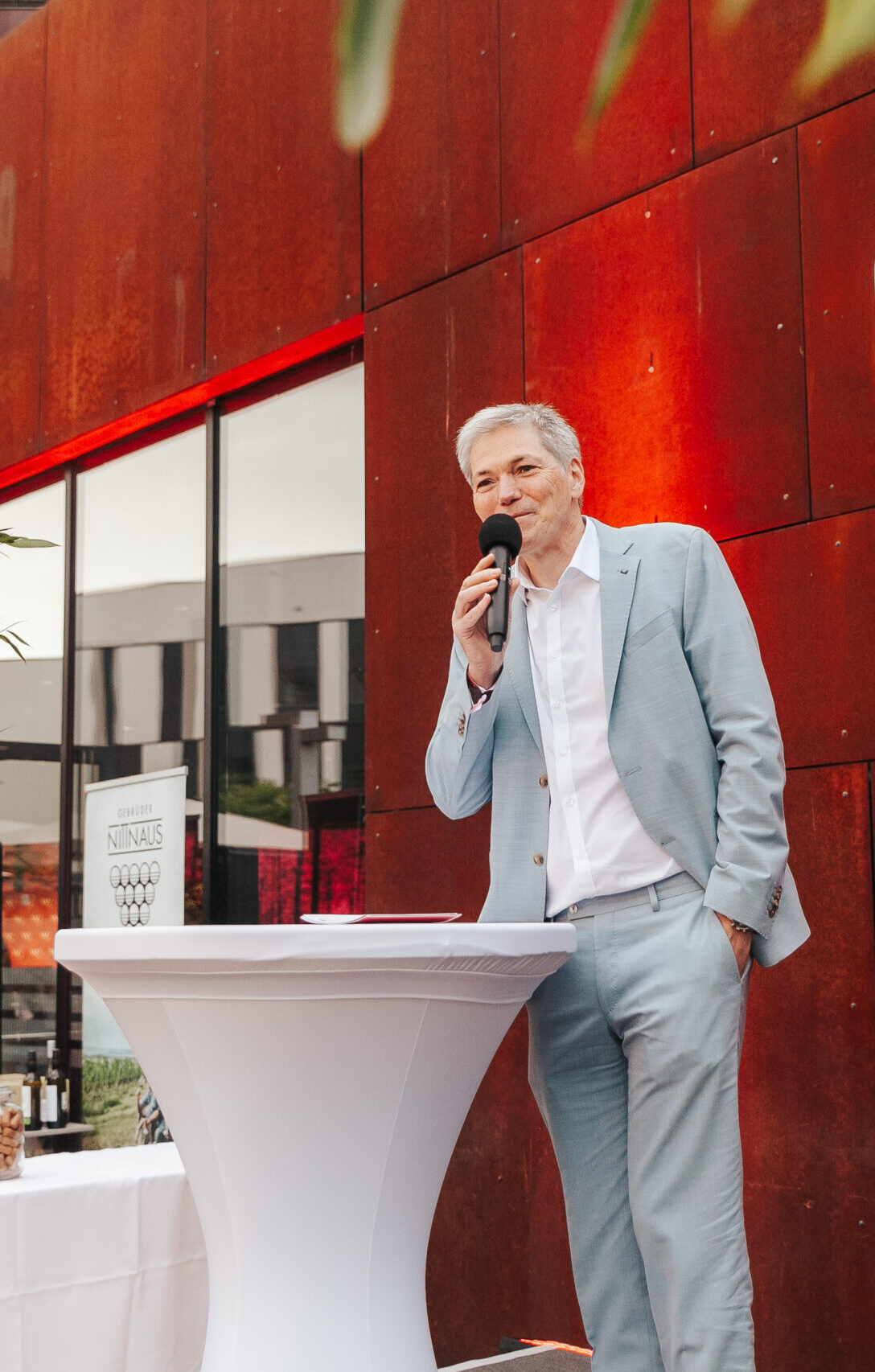 (c)PhilippLipiarski-2-11